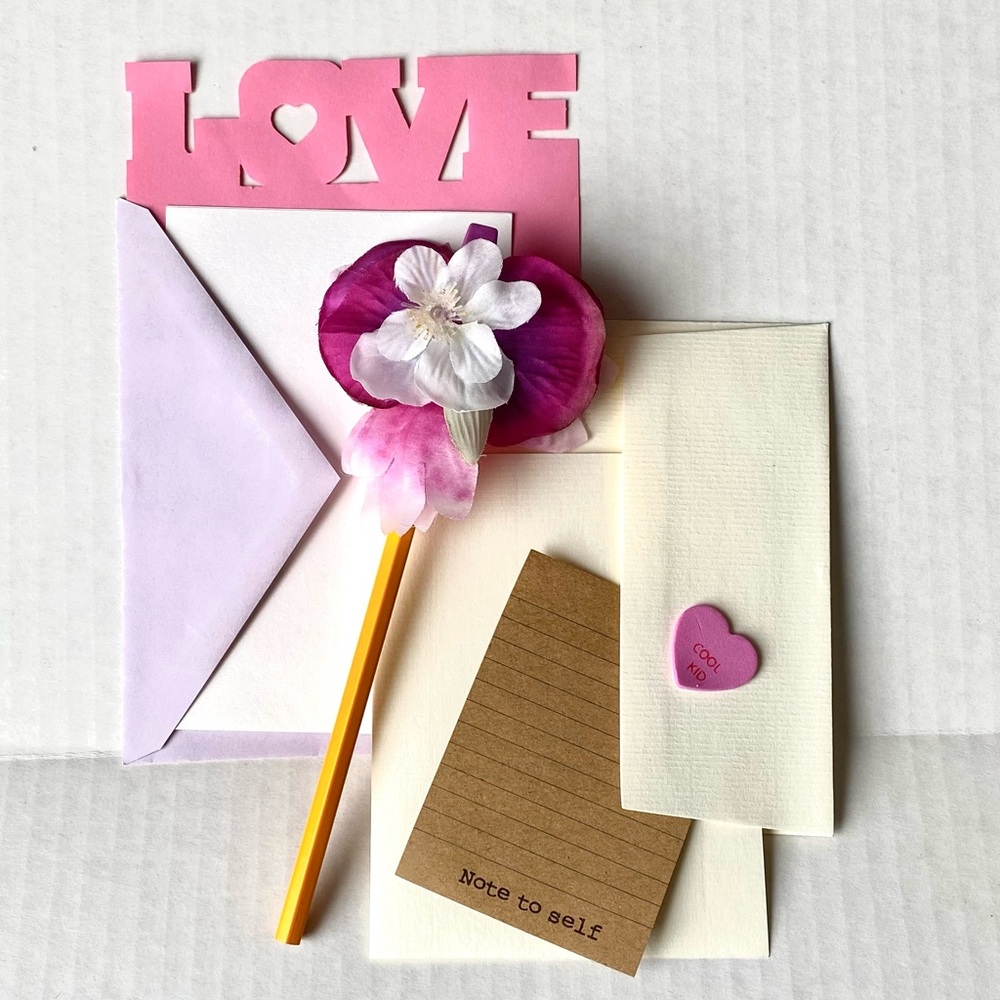 Pencil stationary set-share the Love of sending a letter. Fancy decorator pencil